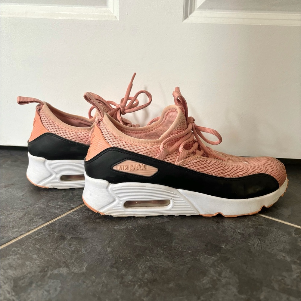 NIKE Air Max